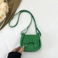 Mini sac à bandoulière vert avec boucle vintage et fine sangle en émeraude vif - Vert