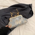 Vintage hellblaue Umhängetasche mit goldener Blumenstickerei und Metallgriff - Muster 2