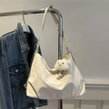 Grand sac cabas beige minimaliste au fini froissé avec un charmant nuage en peluche - Avec Pendentif / Blanc