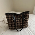 Grand sac cabas à carreaux marron avec pois cœurs noirs et étiquette en cuir chic - Marron à Carreaux