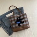 Sac cabas rétro à carreaux avec broderie chat et pendentif poisson bleu ludique - Chat