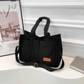 Grand sac cabas en velours côtelé noir avec bandoulière réglable et doubles poches - Noir