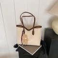 Minimalist beige and brown tote bag with bear pendant and plaid ribbon detail - With Pendant / Off White