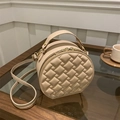 Schicke beige gesteppte kleine runde Umhängetasche mit elegantem Rautenmuster - Khaki