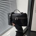 Borsa a tracolla minimalista in pelle nera lucida con manico superiore e cinturino - Nero