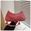 Sac bandoulière rose en similicuir avec poignée nouée et boucles décoratives - Rose