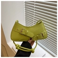 Sac croissant vert herbe à la mode avec double sangles à boucle et détails de nœuds - Vert