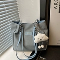 Sac fourre-tout gris tissé avec lanières en cuir bleu clair et breloque nuage en peluche - Avec Pendentif / Bleu