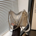Bolso plateado chic bajo el brazo con colgante de mariposa y correa de cadena - Plateado