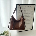 Vintage braune Hobo-Tasche aus weichem Leder mit Quasten-Reißverschluss und Schlüsselbund - Ohne Anhänger / Braun