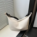 Sac hobo chic blanc crème en similicuir avec bandoulière noire réglable - Blanc
