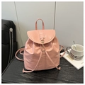 Mini zaino da donna in ecopelle rosa con coulisse e gancio in metallo dorato - Rosa