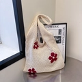 Borsa tote in beige lavorata all'uncinetto con fiori rossi in stile minimalista - Bianco