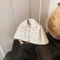 Borsa a tracolla creativa a forma di giacca in pelle crema con catena argento e bottoni - Beige