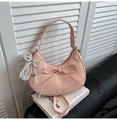 Sac demi-lune rose avec nœud doux et breloques en perles et dentelle au design élégant - Avec Pendentif / Rose