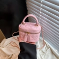 Mini gesteppte rosa Box-Tasche mit goldener Kette und Griff für elegante Damen - Rosa