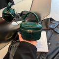 Mini borsa a scatola trapuntata verde scuro con catena dorata e manico stile chic - Verde
