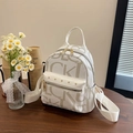 Mochila blanca mini de cuero con estampado de letras LUCKY y remaches dorados pro - Blanco Roto
