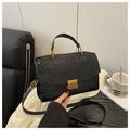 Sac à main luxueux noir à motif crocodile avec fermoir doré et bandoulière fine - Noir
