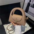 Mini borsa a mano trapezoidale cachi in ecopelle con fibbia dorata in scatola regalo - Cachi