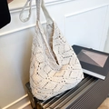 Beige gehaakte schoudertas met hol geometrisch patroon voor een vakantiestijl aan zee - Normale Versie (Effen Kleur) / Broken Wit