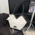 Fashionable heart-shaped tote bag with black and white bow print and leather handles - Black And White (With Pearl Lace Charm)