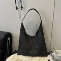 Grande borsa a tracolla nera minimalista con tracolla spessa e design moderno per ufficio - Nero
