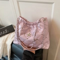 Sac fourre-tout matelassé lavande chic avec losanges et breloque étoile ornée - Violet