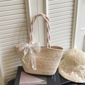 Handgefertigte Strohtasche in Beige mit bunten Punkten und rosa Seilgriff für Damen - Mit Anhänger Schal / Beige - Groß
