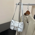 Sac à bandoulière argenté plissé avec nœud papillon et boucle décorative en métal - Argent