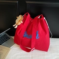 Borsa a spalla rossa capiente in nylon con stampa Beach e ciondolo a peluche - Con Ciondolo / Rosso