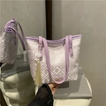 Elegante lila Jacquard-Tragetasche mit Blumenmuster und stilvollem Quastenanhänger - Mit Anhänger / Lila