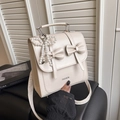 Zaino da donna bianco panna con fiocco e ciondolo a perla, stile elegante - Con Ciondolo / Bianco