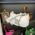 Bolso baguette retro de cuero PU blanco con hebilla metálica gótica plateada letra B - Blanco