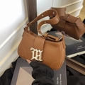 Bolso baguette retro de PU marrón con logo gótico y correa ancha con ojales metálicos - Marrón