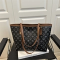 Grande borsa tote nera con stampe geometriche grigie e spalline in pelle PU marrone - Nero