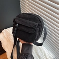 Bolso bandolera de pana negra a la moda para mujer con un diseño de correa minimalista - Negro