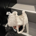 Borsa a spalla in pizzo bianco con manici a pieghe e un elegante fiocco decorativo - Bianco Sporco
