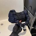 Borsa a mano a nuvola nera trapuntata di tendenza con manici arricciati da donna - Nero