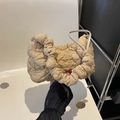 Gesteppte Wolken-Schultertasche in Beige aus Bubble-Baumwolle mit Rüschengriff - Khaki