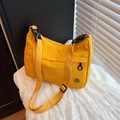 Hellgelbe Nylon-Umhängetasche mit M FASHION Metalllogo und verstellbarem schwarzen Gurt - Gelb