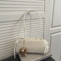 Mini borsa a tracolla in pile bianco crema con ciondolo a forma di mostriciattolo - Con Ciondolo / Bianco