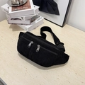 Bolso bandolera de pana negra con doble bolsillo de cremallera y correa ajustable - Negro