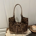 Bolso tote con estampado de leopardo marrón, lazo decorativo y asas de estilo elegante - Caqui