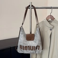 Retro-Hobo-Tasche aus grauem Canvas mit braunem Lederbesatz und Ziernahtdetails - Braun