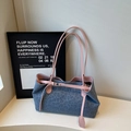 Schicke Einkaufstasche mit blauem Leopardenmuster und rosa Riemen aus Leder - Blau
