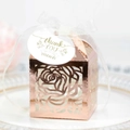 Elegante scatola per caramelle traforata in oro rosa con motivi floreali e cartellino - Oro Rosa Riflettente