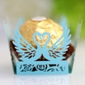 Lasergeschnittene hellblaue Schwanen-Herz-Pralinenhülle mit Rosen-Hohlmustern - Türkisblau