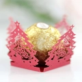 Support en papier rouge découpé au laser pour chocolat avec motif sapin de Noël - Rouge Perlé