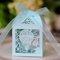 Boîte à dragées découpée au laser bleu clair avec montgolfière et ruban en organza - Bleu Pâle Perlé